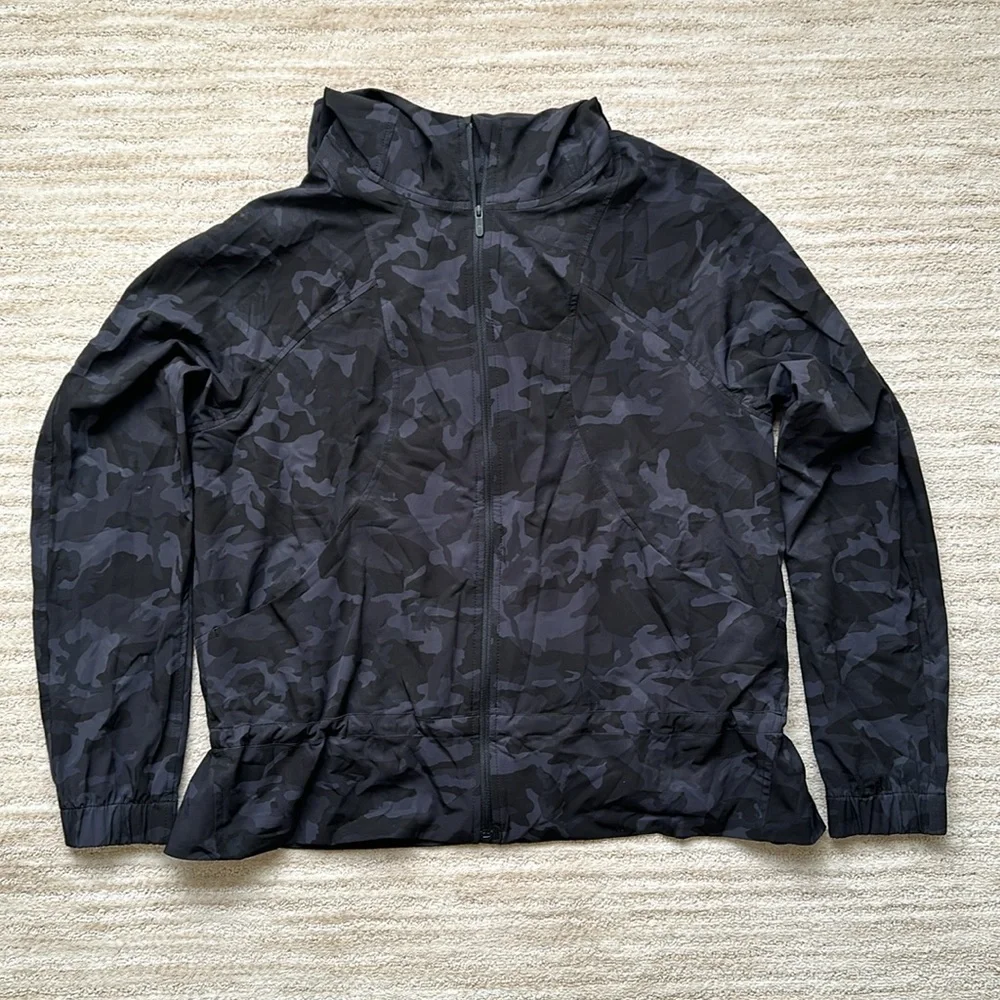 Like New: Lululemon Pack It Up Hooded Jacket Incognito Camo Multi Grey Size 10
